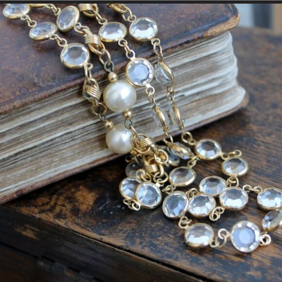 VINTAGE UNSIGNED SWAROVSKI GLASS WINDOW PANE & PEARL 40" NECKLACE - Picture 9 of 10